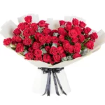 Букет из 101 красной розы в форме сердца